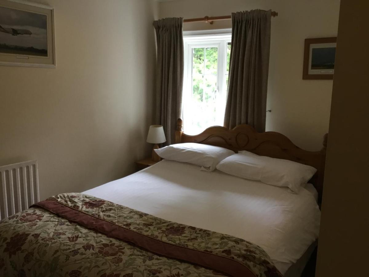 The Manor House Bed and Breakfast Κρόουλι Εξωτερικό φωτογραφία