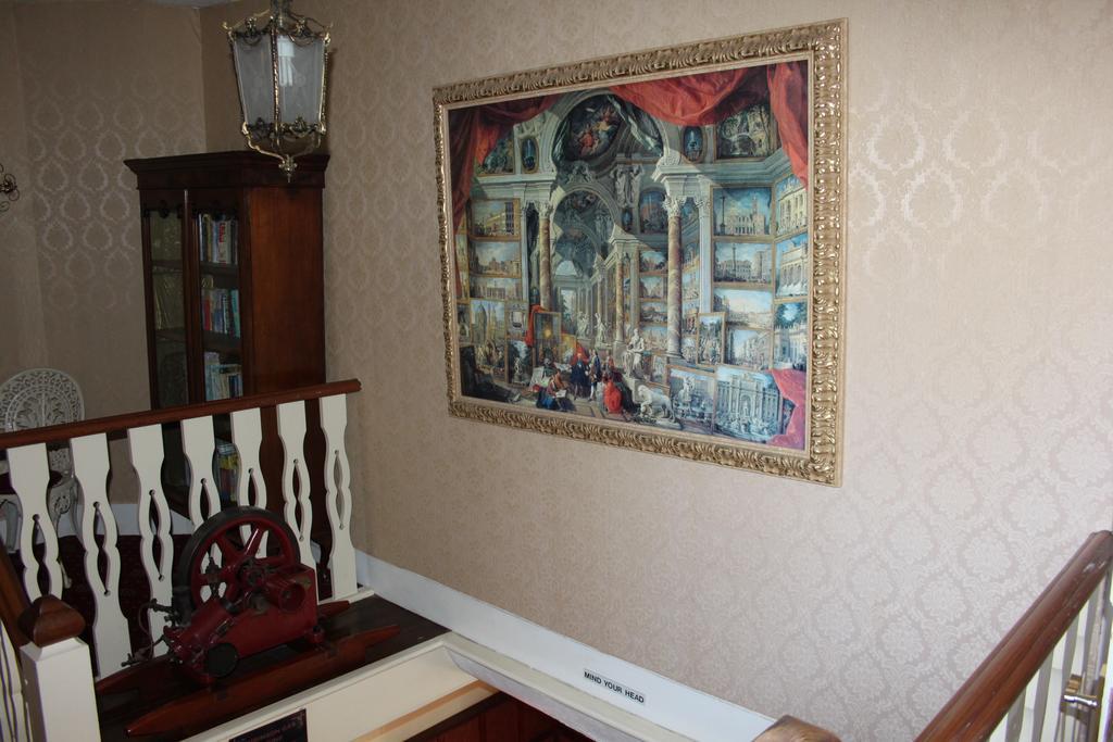 The Manor House Bed and Breakfast Κρόουλι Εξωτερικό φωτογραφία