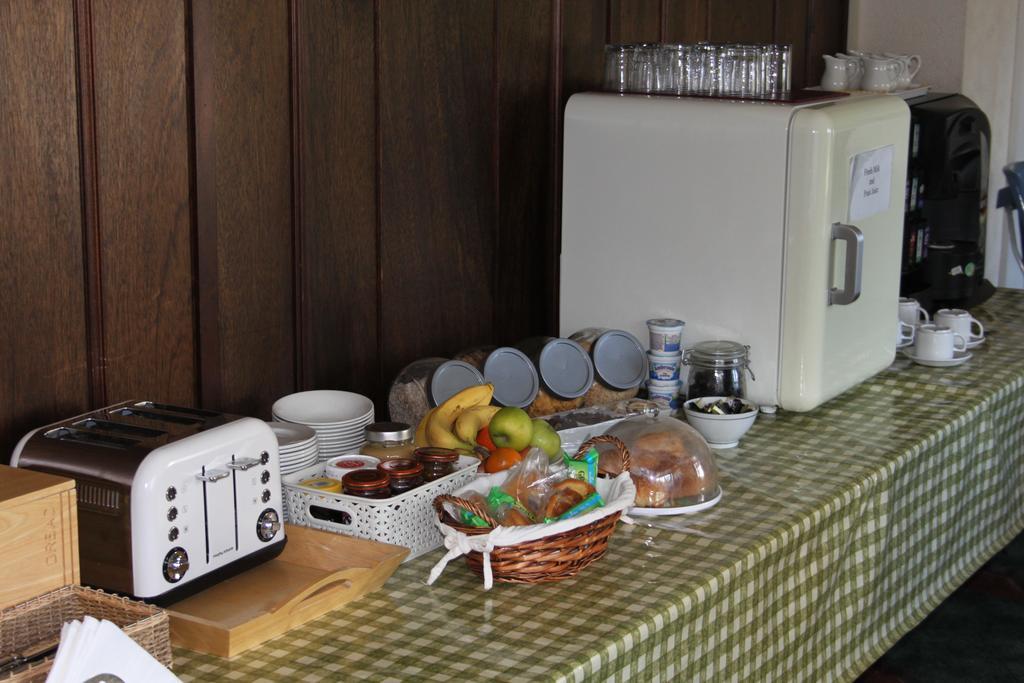 The Manor House Bed and Breakfast Κρόουλι Εξωτερικό φωτογραφία